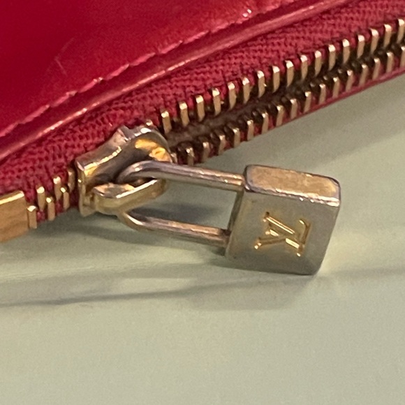 Authentic Vernis Louis Vuitton Key Cles - Picture 2 of 7